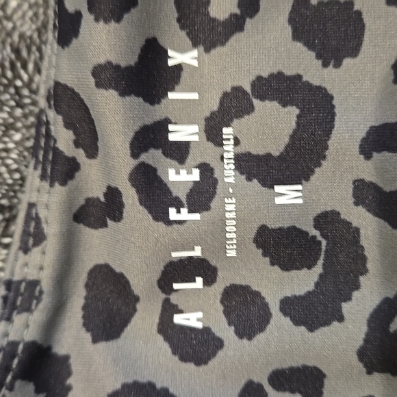 ALLFENIX Leopard Print Crop Top M - Picture 4 of 4